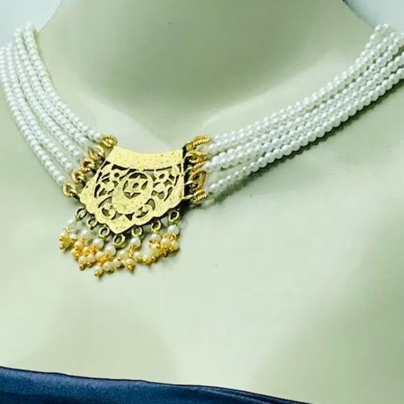 Pearls Beaded Chain Necklace With Big Golden Metal Motif, Handmade Beaded - Picture 2 of 12
